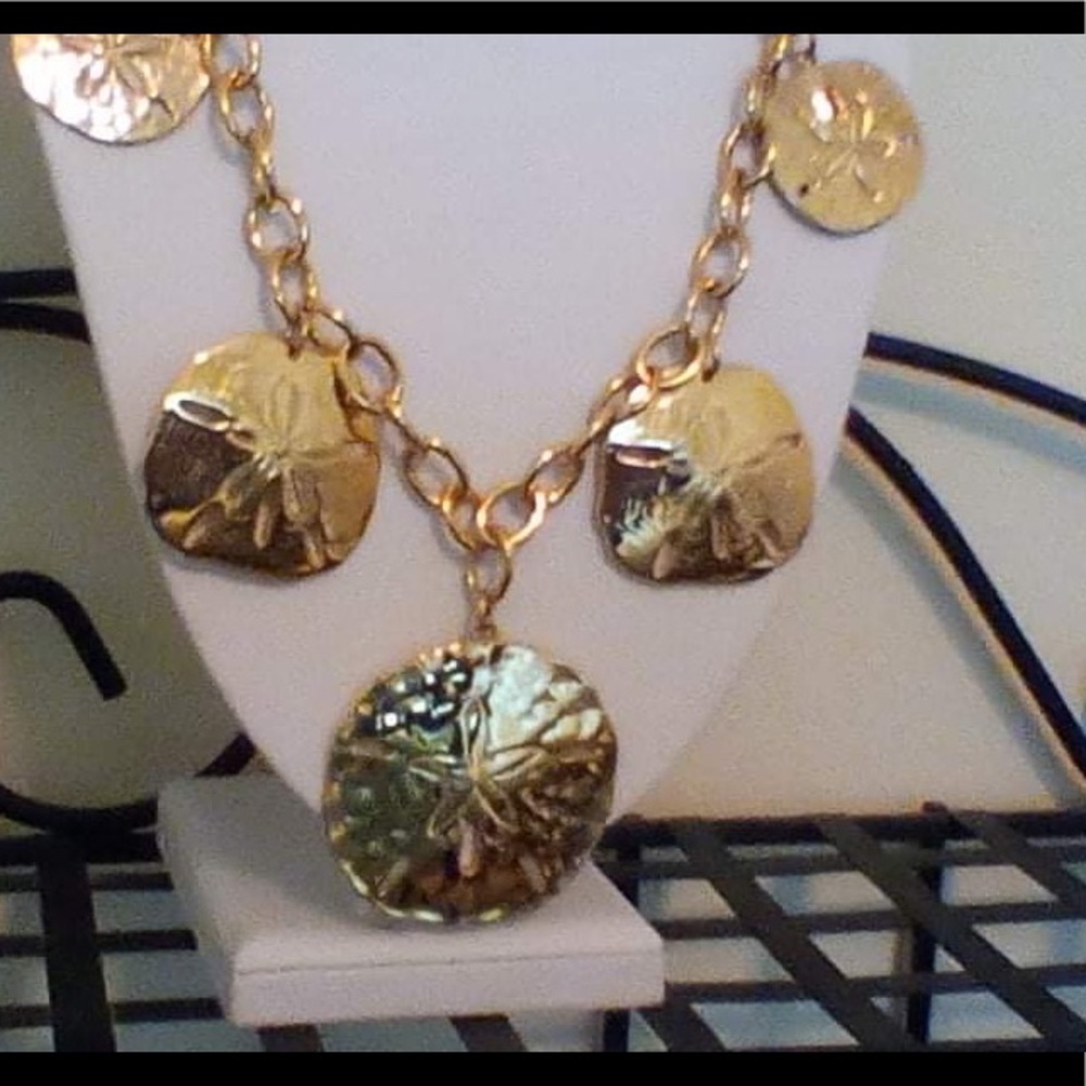 Chunky Goldtone Sand dollar Link Necklace 22inches